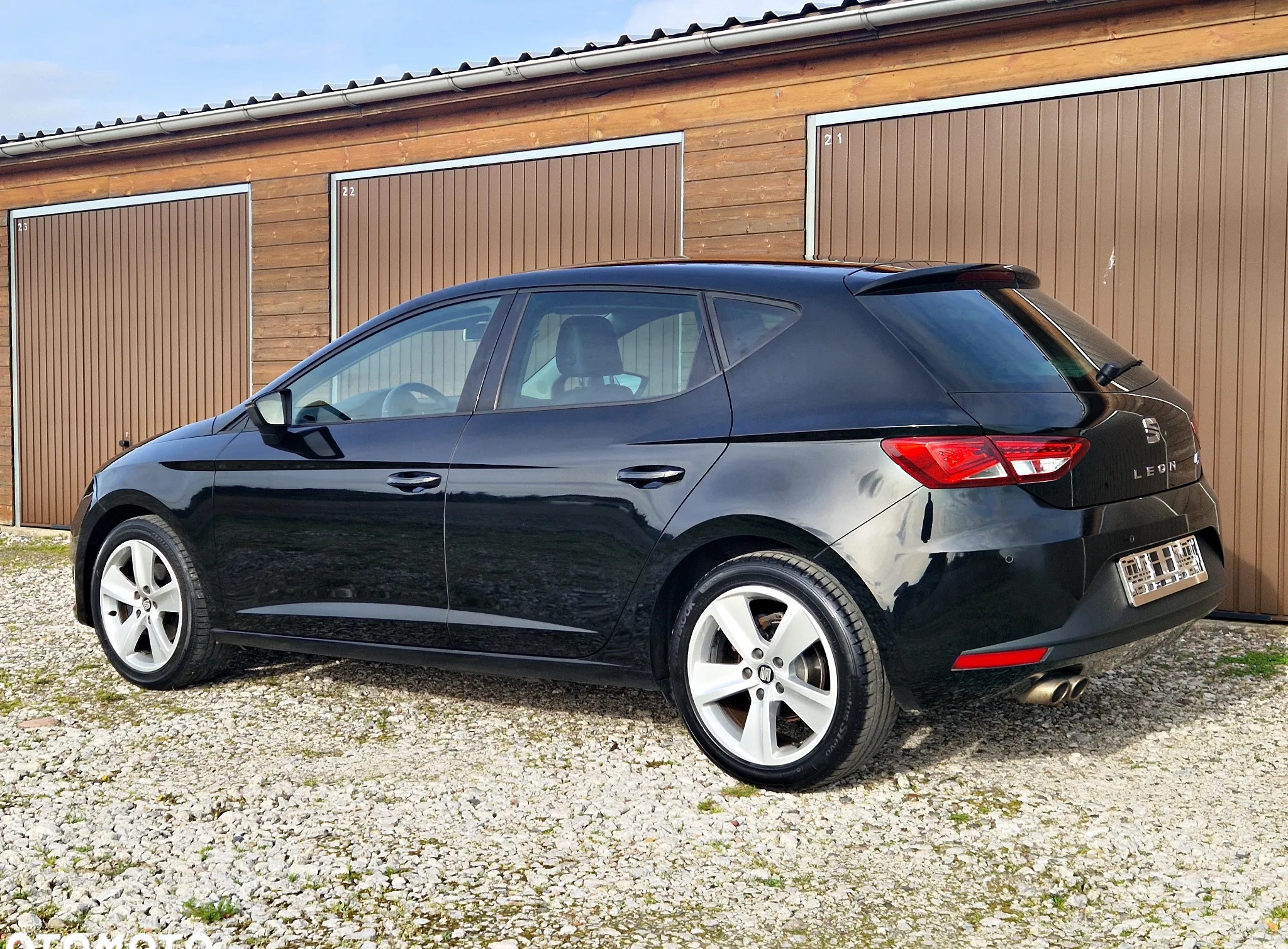 Seat Leon cena 47900 przebieg: 208000, rok produkcji 2015 z Września małe 781